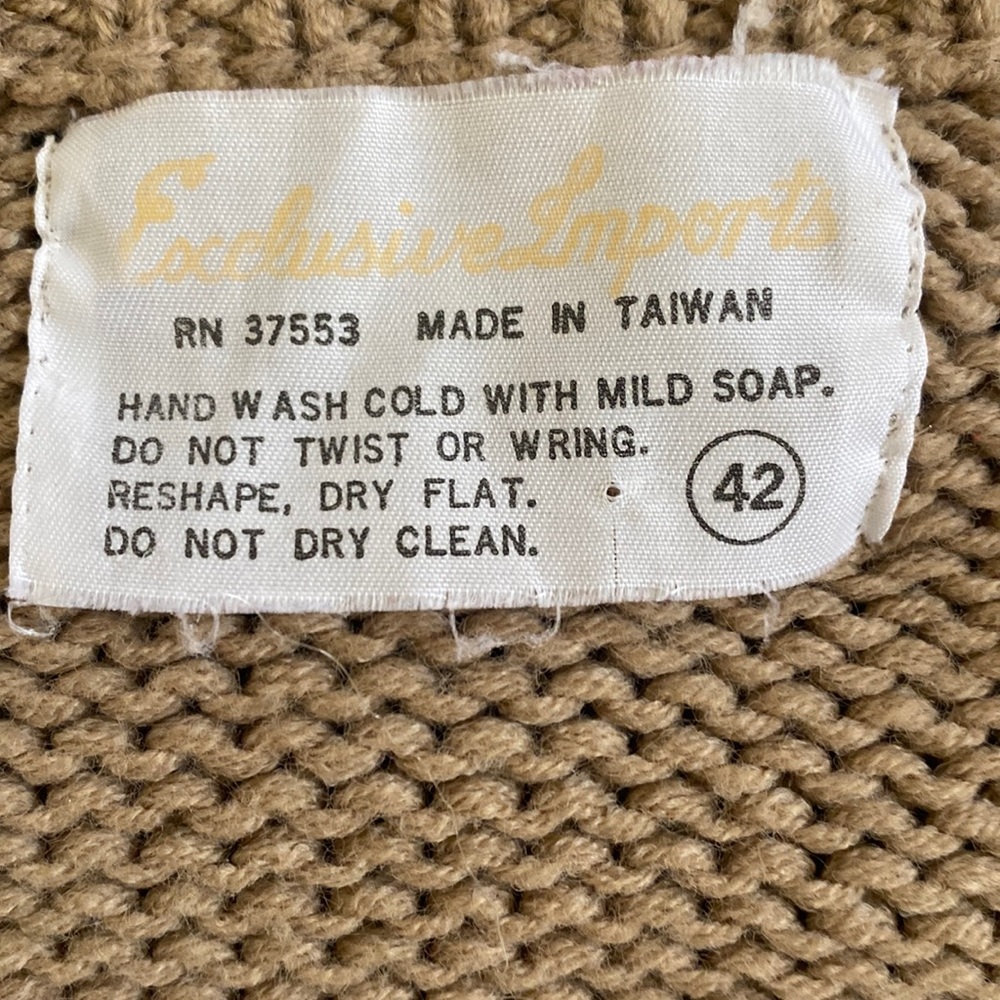 Exclusive Imports Vintage Sweater - Picture 8 of 11